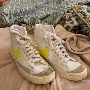 Women’s Nike blazer